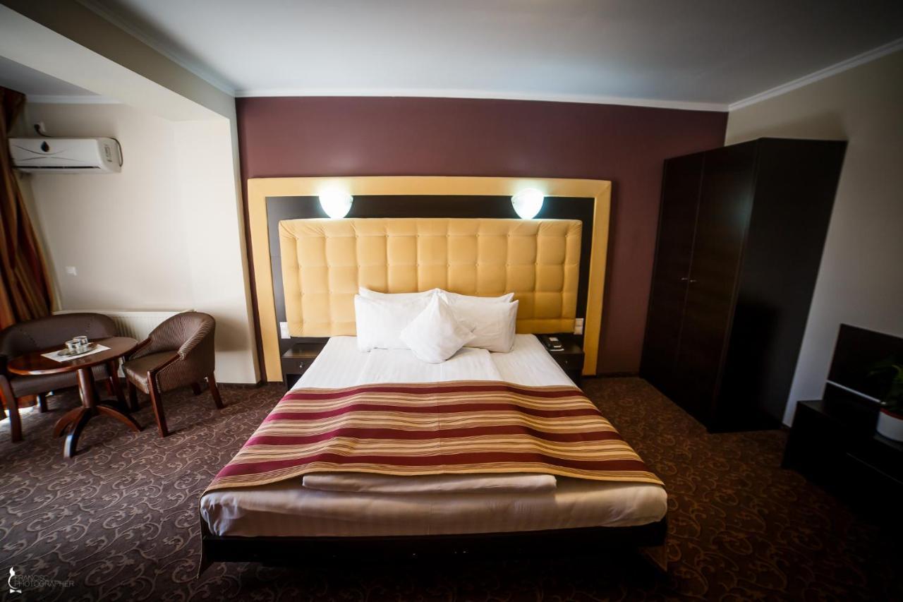 Hotel Ozana Bistrita  Exterior photo