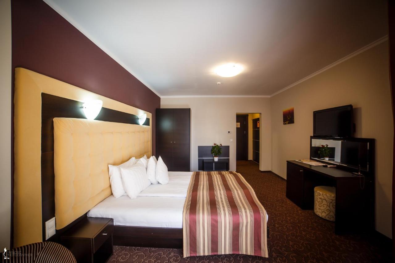 Hotel Ozana Bistrita  Exterior photo