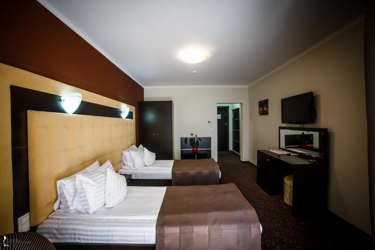 Hotel Ozana Bistrita  Exterior photo